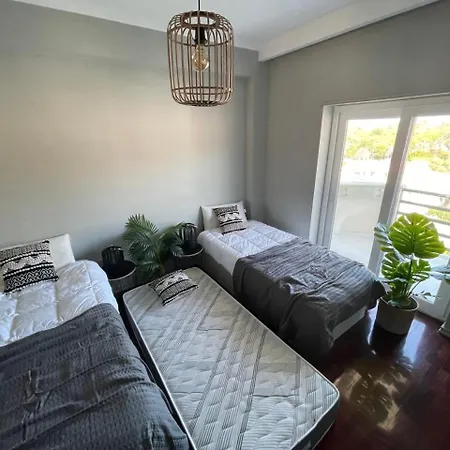 Surf Retreat Apartment *